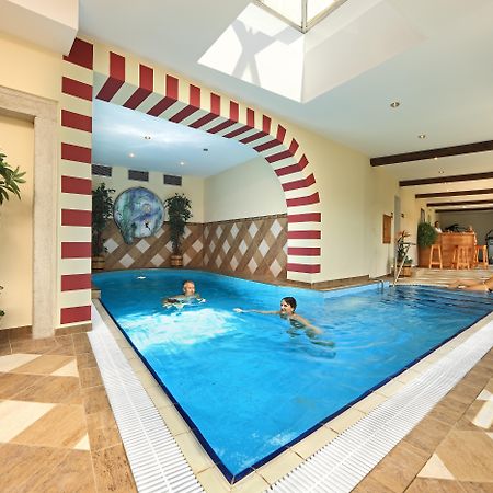 Hotel Ruze Český Krumlov Exteriör bild Swimming pool