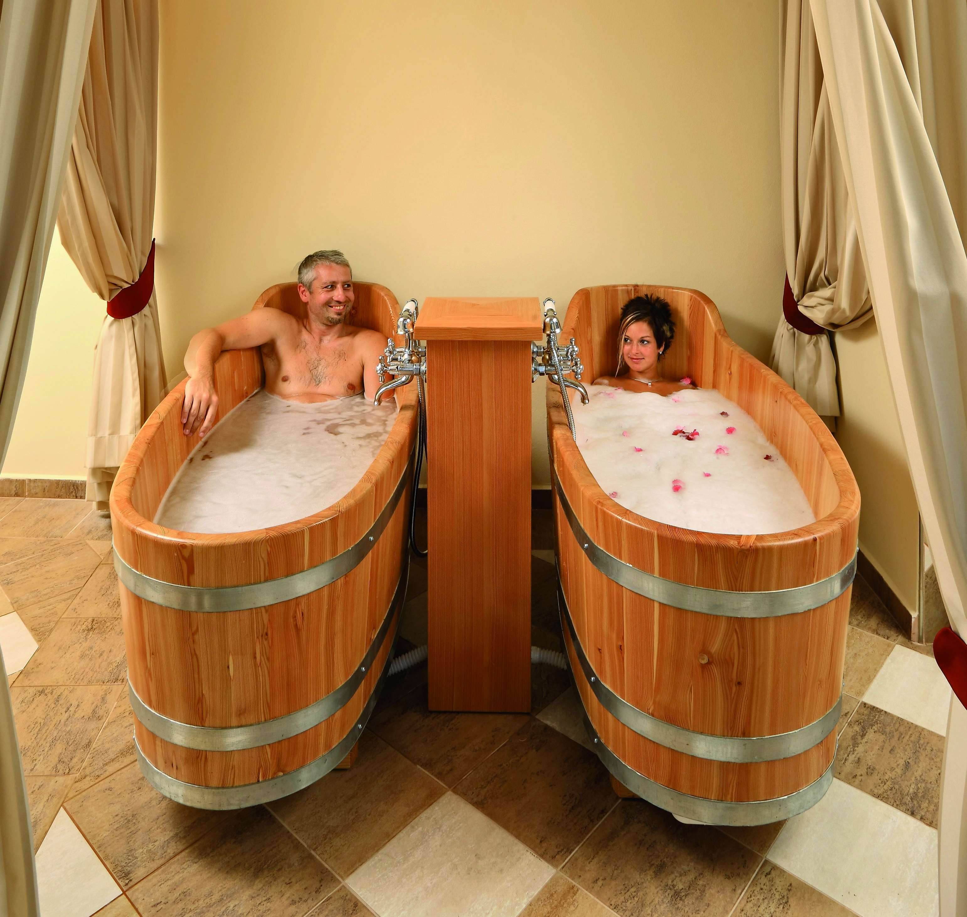 Hotel Ruze Český Krumlov Exteriör bild A spa treatment