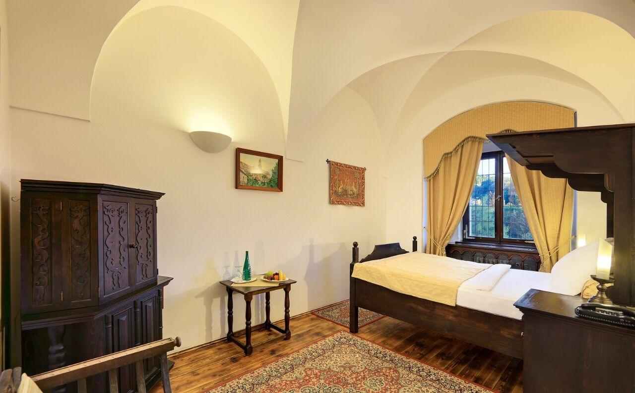 Hotel Ruze Český Krumlov Exteriör bild The room of the castle where the treaty was signed